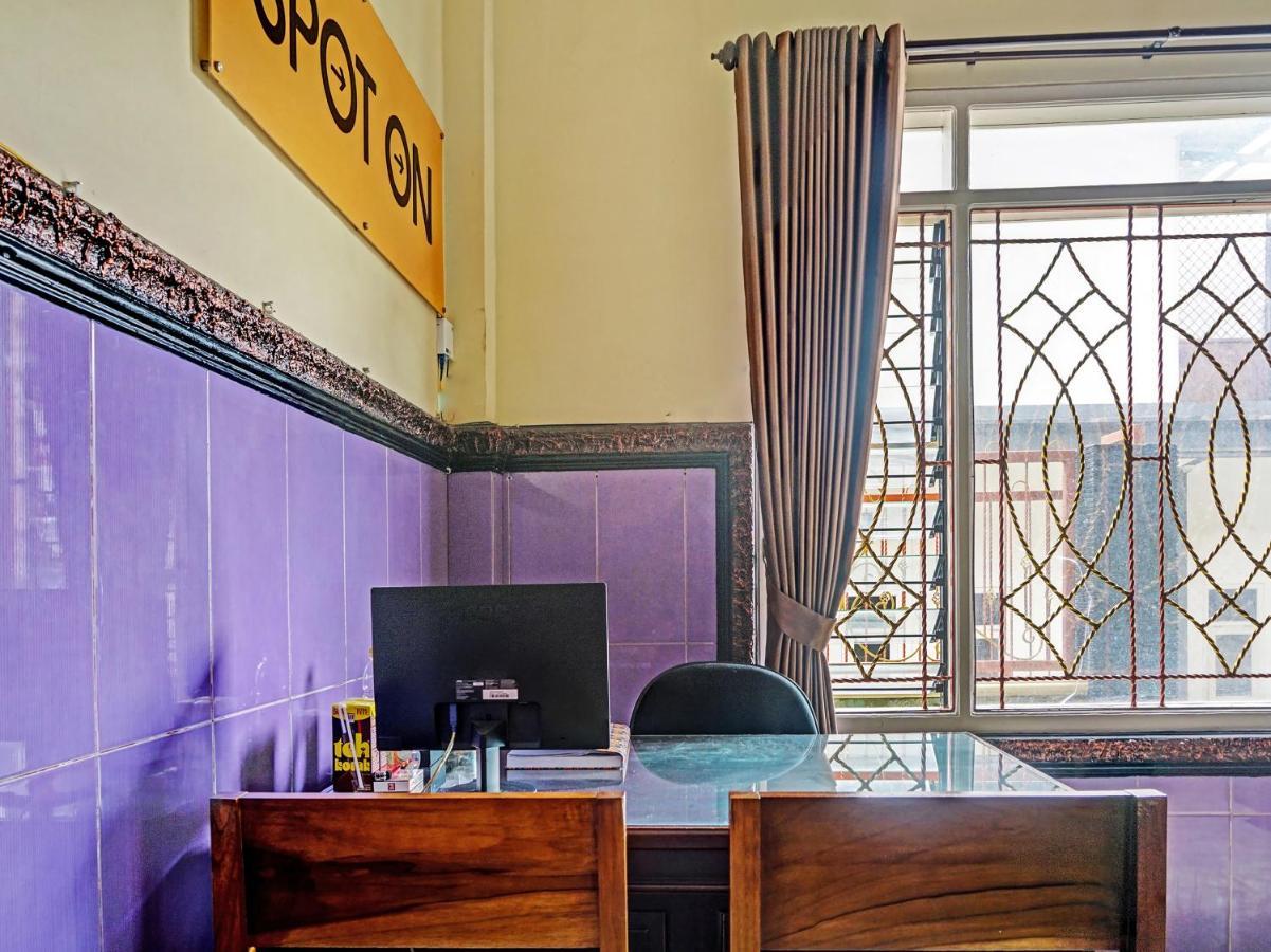 Spot On 1870 Graha Batu Mulia Hotel Exterior photo