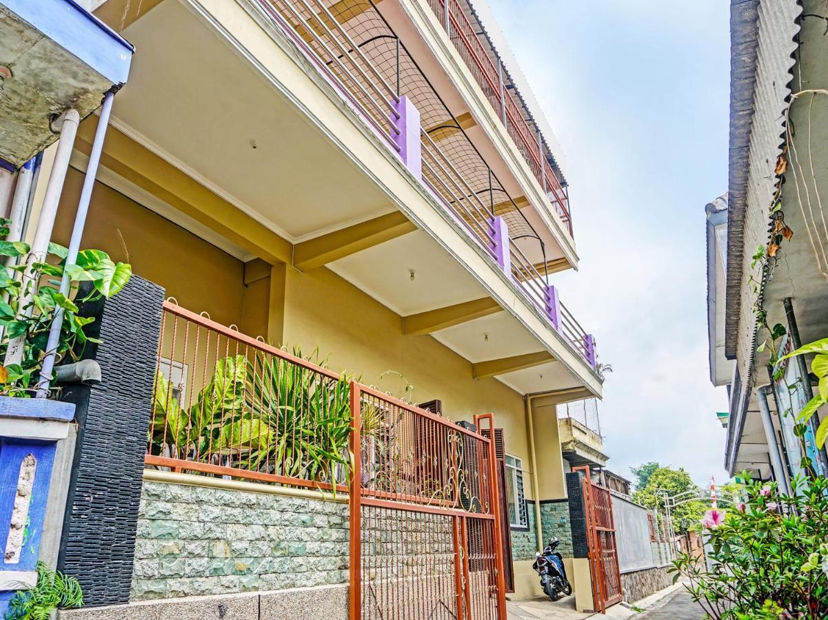 Spot On 1870 Graha Batu Mulia Hotel Exterior photo