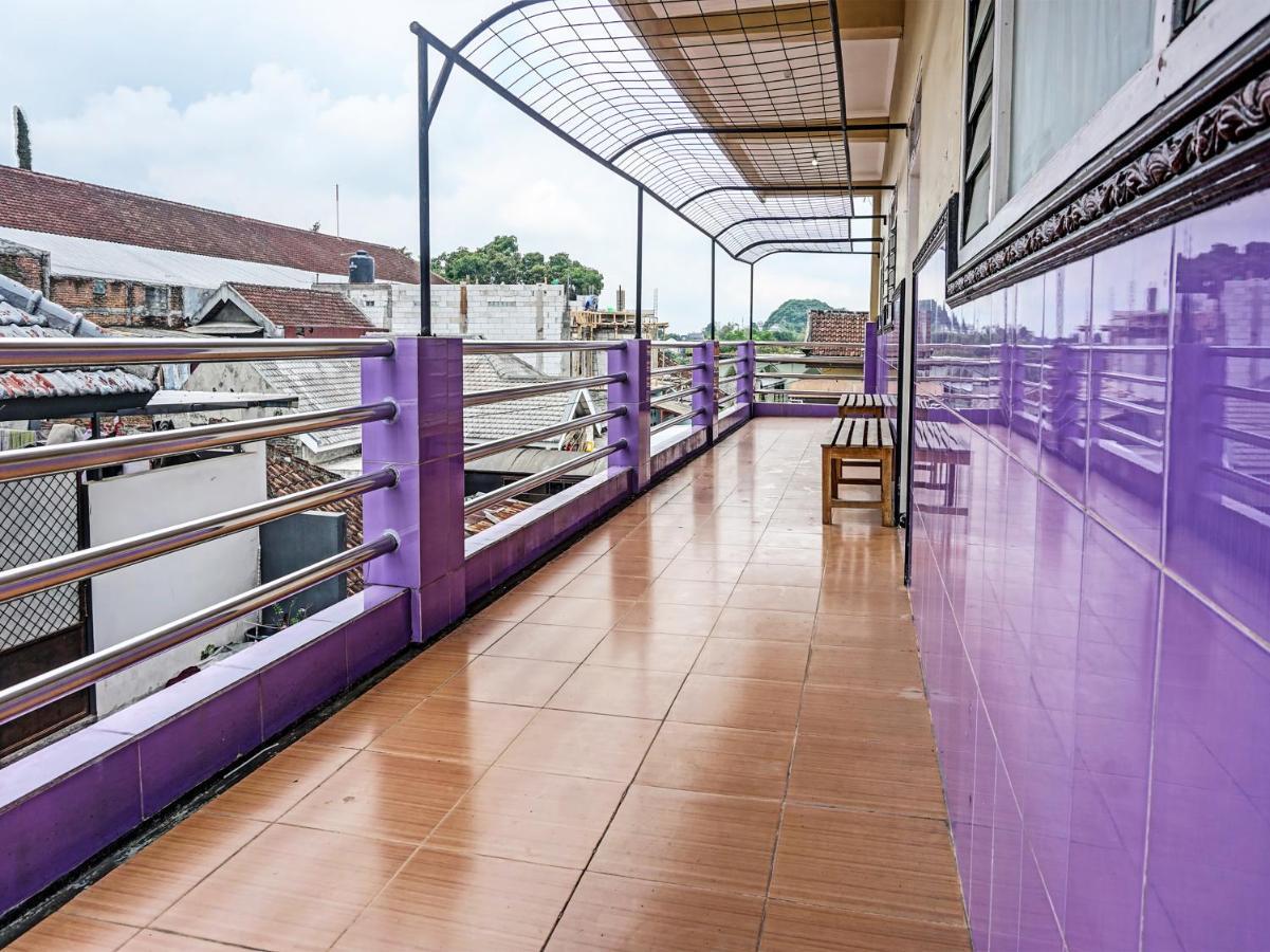 Spot On 1870 Graha Batu Mulia Hotel Exterior photo